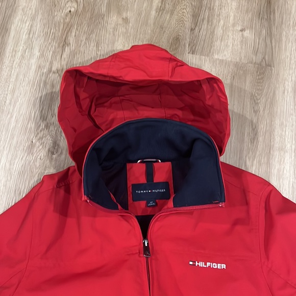 Tommy Hilfiger Red Windbreaker Jacket with Hood - Picture 3 of 3